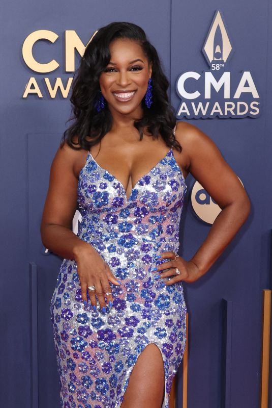 JANINE RUBENSTEIN at 58th Annual CMA Awards at Bridgestone Arena in Nashville 11/20/2024