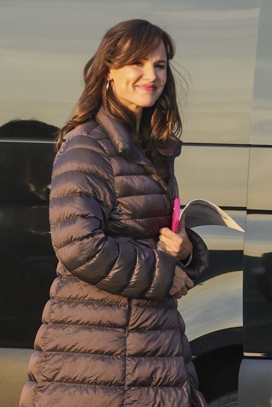 JENNIFER GARNER on the Set of The Last Thing He Told Me in Los Angeles 11/18/2024