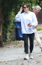 JENNIFER GARNER Out and About in Brentwood 11/23/2024