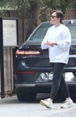 JENNIFER GARNER Out and About in Brentwood 11/23/2024