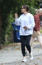JENNIFER GARNER Out and About in Brentwood 11/23/2024