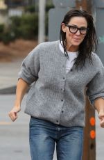 JENNIFER GARNER Out with Wet Hair in LOs Angeles 11/26/2024
