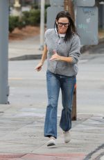 JENNIFER GARNER Out with Wet Hair in LOs Angeles 11/26/2024