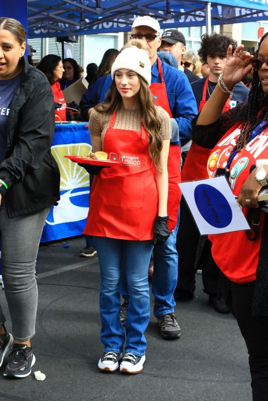 JENNIFER MICHELE DE WINTER Serves Good to Homeless at LA Mission in Los Angeles 11/27/2024