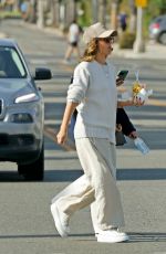 JESSICA ALBA Stop at a Beachside Fruit Cart 11/07/2024