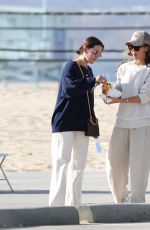 JESSICA ALBA Stop at a Beachside Fruit Cart 11/07/2024