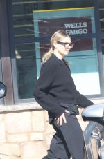 JESSICA HART Shopping for Flowers at Gelson