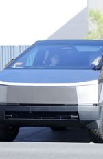 JOJO SIWA and Girlfriend DAKAYLA WILSON Take Their Brand-New Tesla Cybertruck for a Starbucks Drive-Thru Run 11/08/2024