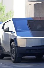 JOJO SIWA and Girlfriend DAKAYLA WILSON Take Their Brand-New Tesla Cybertruck for a Starbucks Drive-Thru Run 11/08/2024