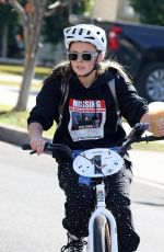 JOJO SIWA Enjoys a Chilled Iced Coffee in Los Angeles 11/13/2024