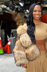 KANDI BURRUSS Leaves Live with Kelly & Mark in New York 11/04/2024
