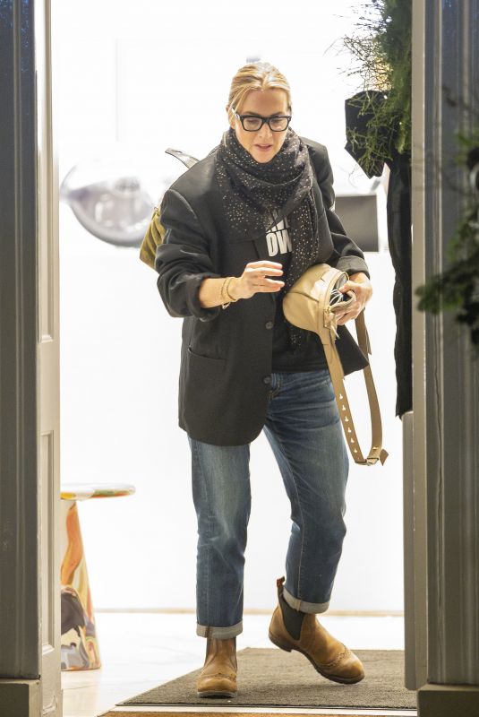 KATE WINSLET Leaves John Frieda Hairdressers in Mayfair 11/27/2024