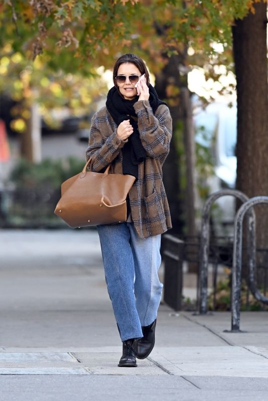 KATIE HOLMES Heading to Her Broadway Play Our Town in New York 11/16/2024
