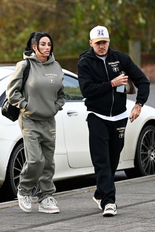 KATIE PRICE and JJ Slater Arrives for Katie’s Rehearsals for Her Pantomime Production of Cinderella 11/29/2024