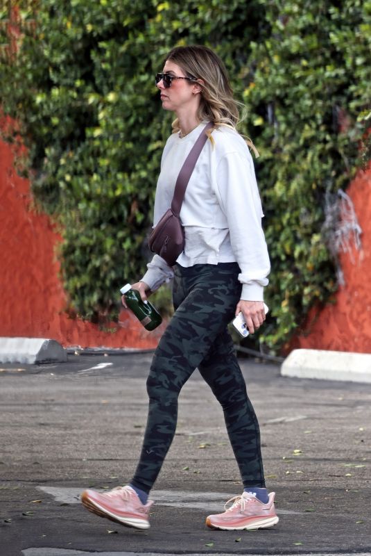 KELLY RIZZO Out and About at Tujunga Village 11/16/2024