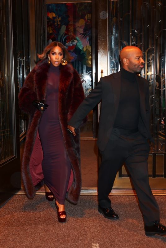 KELLY ROWLAND Enjoys a Nght Out at Death Becomes Her on Broadway 11/21/2024