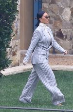 KIM KARDASHIAN and GLENN CLOSE on the Set of All