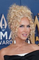 KIMBERLY SCHLAPMAN at 58th Annual CMA Awards at Bridgestone Arena in Nashville 11/20/2024