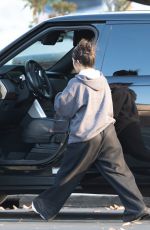 KOURTNEY KARDASHIAN Shopping at Trader Joe