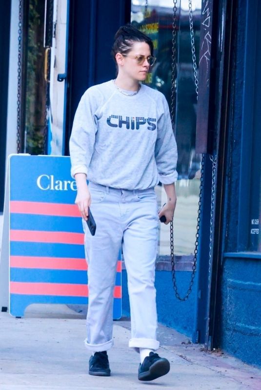 KRISTEN STEWART Visits a Wax Salon in Silver Lake Neighborhood of Los Angeles 11/27/2024