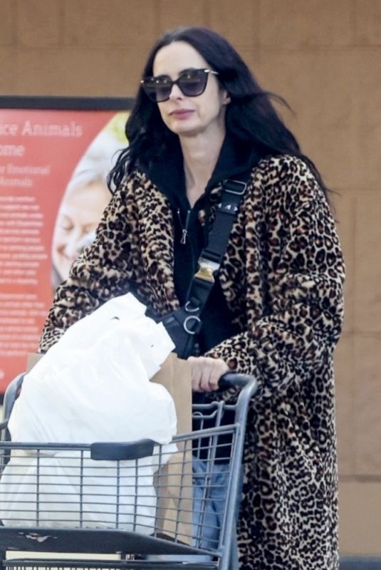 KRYSTEN RITTER Out Shopping for Grocery at Gelson’s in Los Angeles 11/02/2024