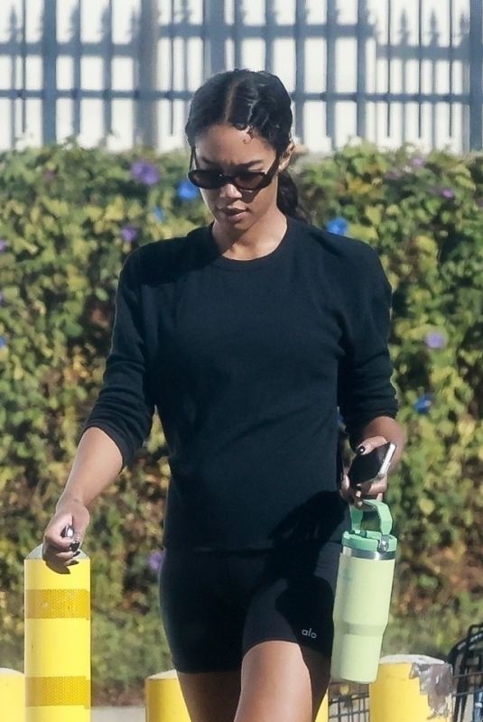 LAURA HARRIER Arrives at Morning Pilates Class in Los Feliz 11/04/2024