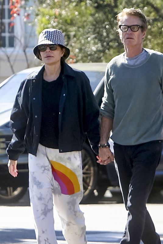 LISA RINNA and Harry Hamlin Out for Lunch at Beverly Glen Deli in Beverly Hills 11/17/2024