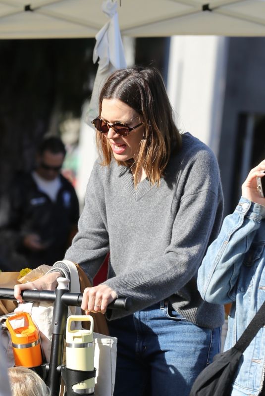 MANDY MOORE Shopping at Studio City Farmers Market 11/10/2024