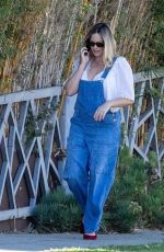 MARGOT ROBBIE Out with Family for First Time in Los Angeles 11/04/2024