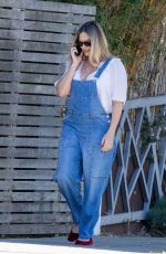 MARGOT ROBBIE Out with Family for First Time in Los Angeles 11/04/2024