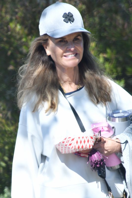 MARIA SHRIVER Out and About with Her Grand-daughter in Santa Monica 11/01/2024