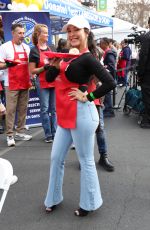 MAYRA VERONICA Serves Food to Homeless at LA Mission in Los Angeles 11/27/2024