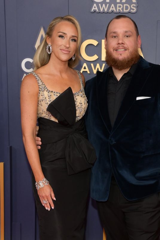 NICOLE HOCKING at 58th Annual CMA Awards at Bridgestone Arena in Nashville 11/20/2024