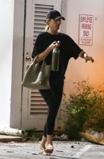 Pregnant GISELE BUNDCHEN Leaves a Gym in Miami Beach 11/21/2024