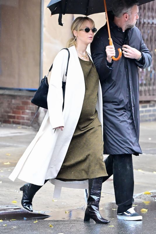 Pregnant JENNIFER LAWRENCE Cooke Maroney Out in New York 11/26/2024