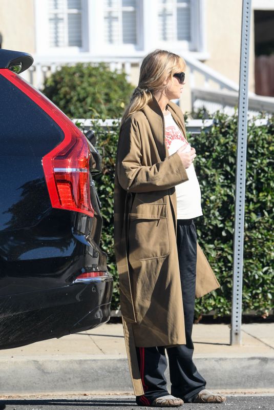 Pregnant JENNIFER LAWRENCE Out in Los Angeles 11/20/2024