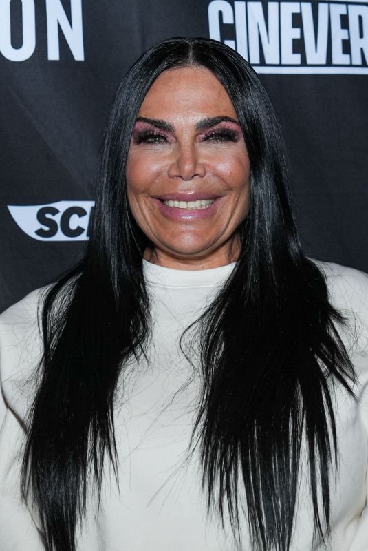 RENEE GRAZIANO at Devon Premiere at AMC Empire 25 in New York 11/08/2024