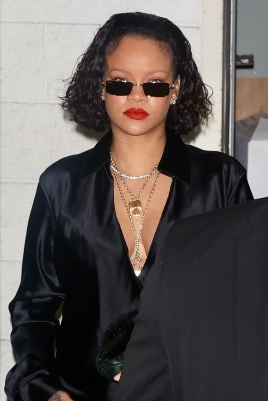 RIHANNA Out for Late Night Dinner with Pals at Wally