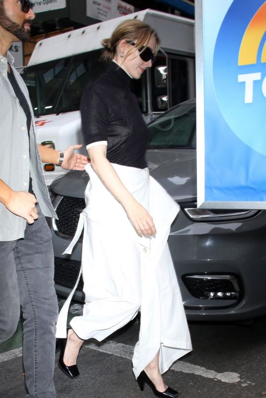 SAOIRSE RONAN Arrives at Today Show in New York City 11/07/2024