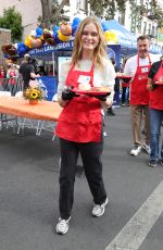 SARA PAXTON Serves Food to Homeless at LA Mission in Los Angeles 11/27/2024