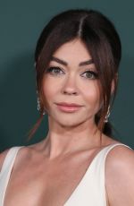SARAH HYLAND at 2024 Baby2Baby Gala Presented by Paul Mitchel in Los Angeles 11/09/2024