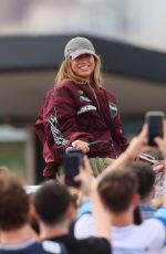 TATE MCRAE Performs on The Entertainment Quarters Carpark Rooftop in Sydney 11/12/2024