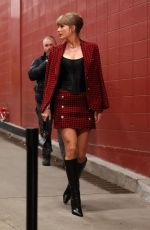 TAYLOR SWIFT Arrives at Denver Broncos vs. Kansas City Chiefs Game at Arrowhead Stadium in Kansas City 11/10/2024