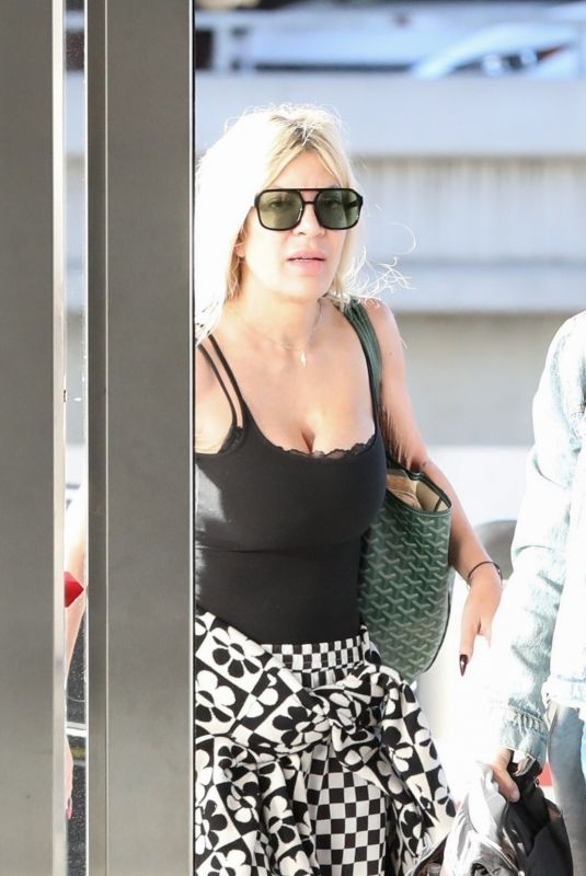 TORI SPELLING Arrives at LAX Airport in Los Angeles 11/06/2024