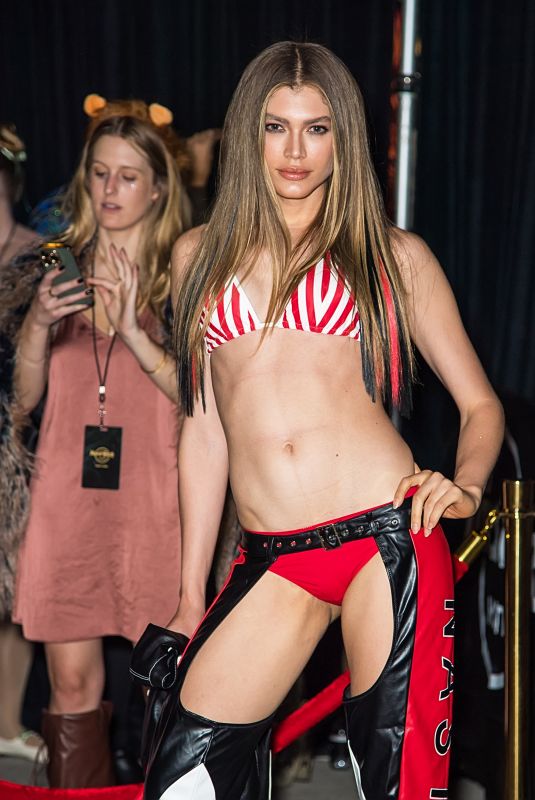 VALENTINA SAMPAIO Arrives at Heidi Klum