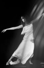 VICTORIA BECKHAM in Harper