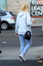 AMANDA BYNES Grabbing a Drink to go from Starbucks in Los Angeles 12/13/2024