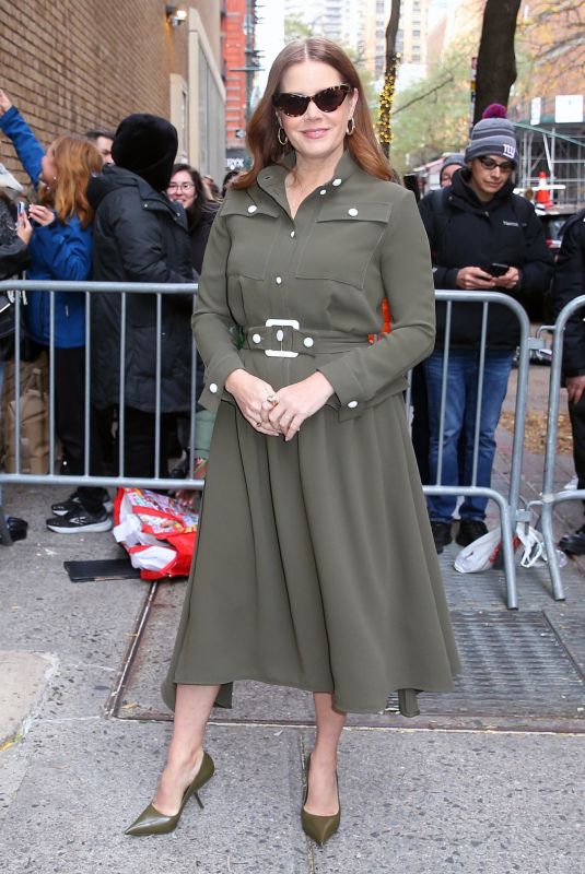 AMY ADAMS Arrives at Live with Kelly and Mark in New York 12/04/2024