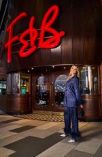 ASHLEY ROBERTS Enjoys Taste in Little Italy Themed Menu at Frankie & Benny