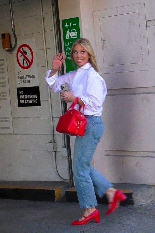 CHERYL HINES Out for Christmas Shopping in Beverly Hills 12/18/2024